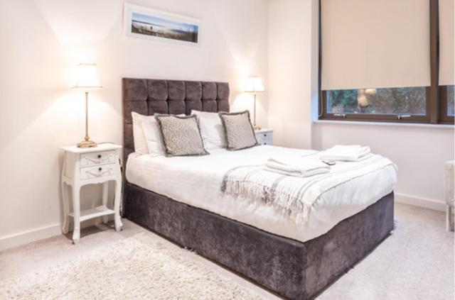 City Stay Apartments - Centro Милтон-Кейнс Экстерьер фото
